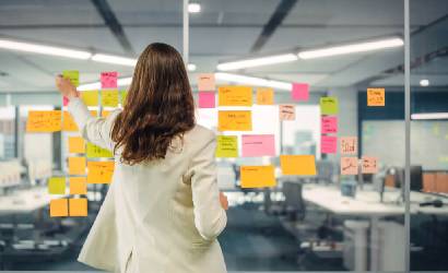 Cómo Evaluar y Controlar la Estrategia en las Empresas