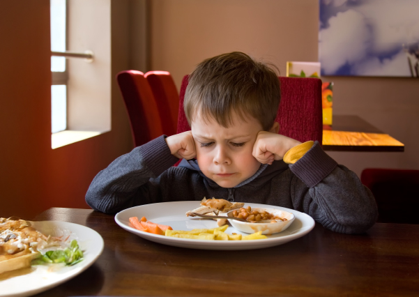 Imagen referencial de un evento de Iplacex titulado: Comportamiento alimentario en niños: Lo que hay detrás del "no me gusta"