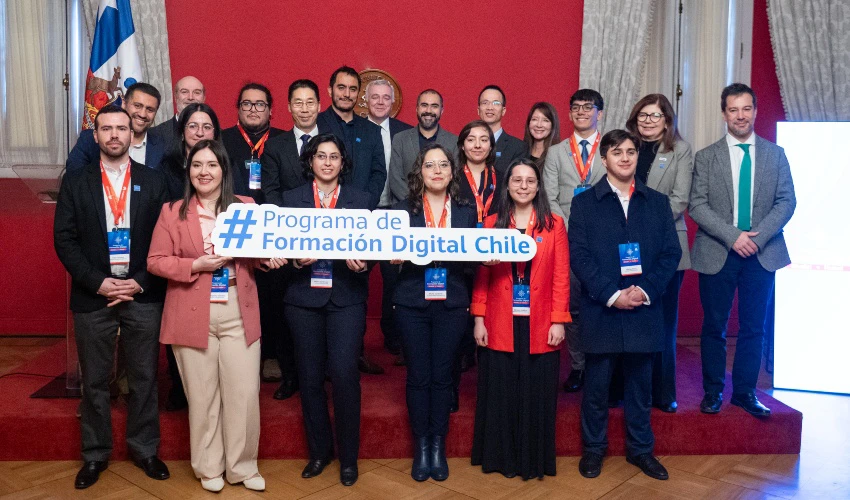 Egresado de Iplacex viajará a China con prestigiosa Beca Mineduc–Huawei