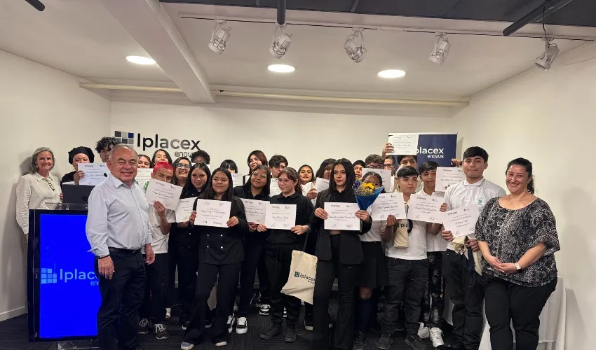 Jóvenes de Fundación Súmate culminan talleres de Banquetería y Panadería junto a Iplacex