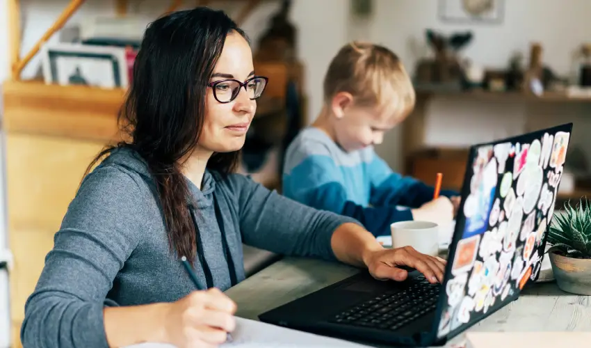 estudiar madres carreras online
