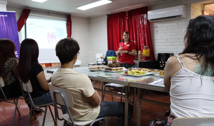 SIT-VcM: Iplacex realiza taller sobre sexualidad segura en Santiago